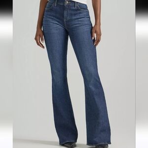 jeansWomen's Legendary Flare Jean Size 10